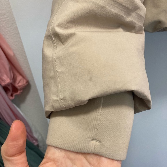 Lululemon Slush Hour Hooded Jacket in Trench - Picture 5 of 16